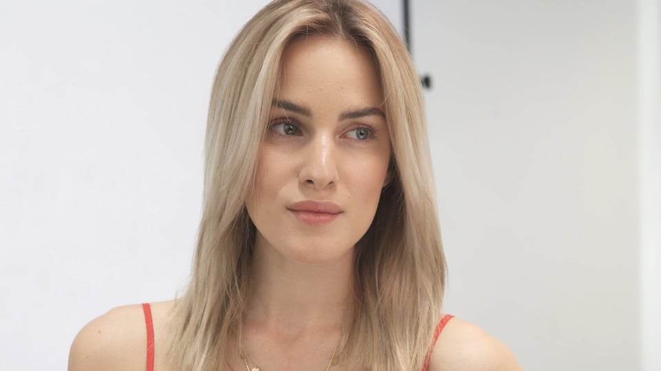 Náhled videa: Cosmopolitan - Loeral - MishaHair studio