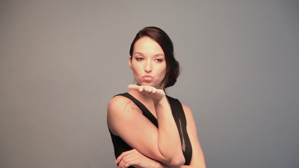 Náhled videa: Bazaar, Cosmopolitan, Loreal - Berenika Kohoutová